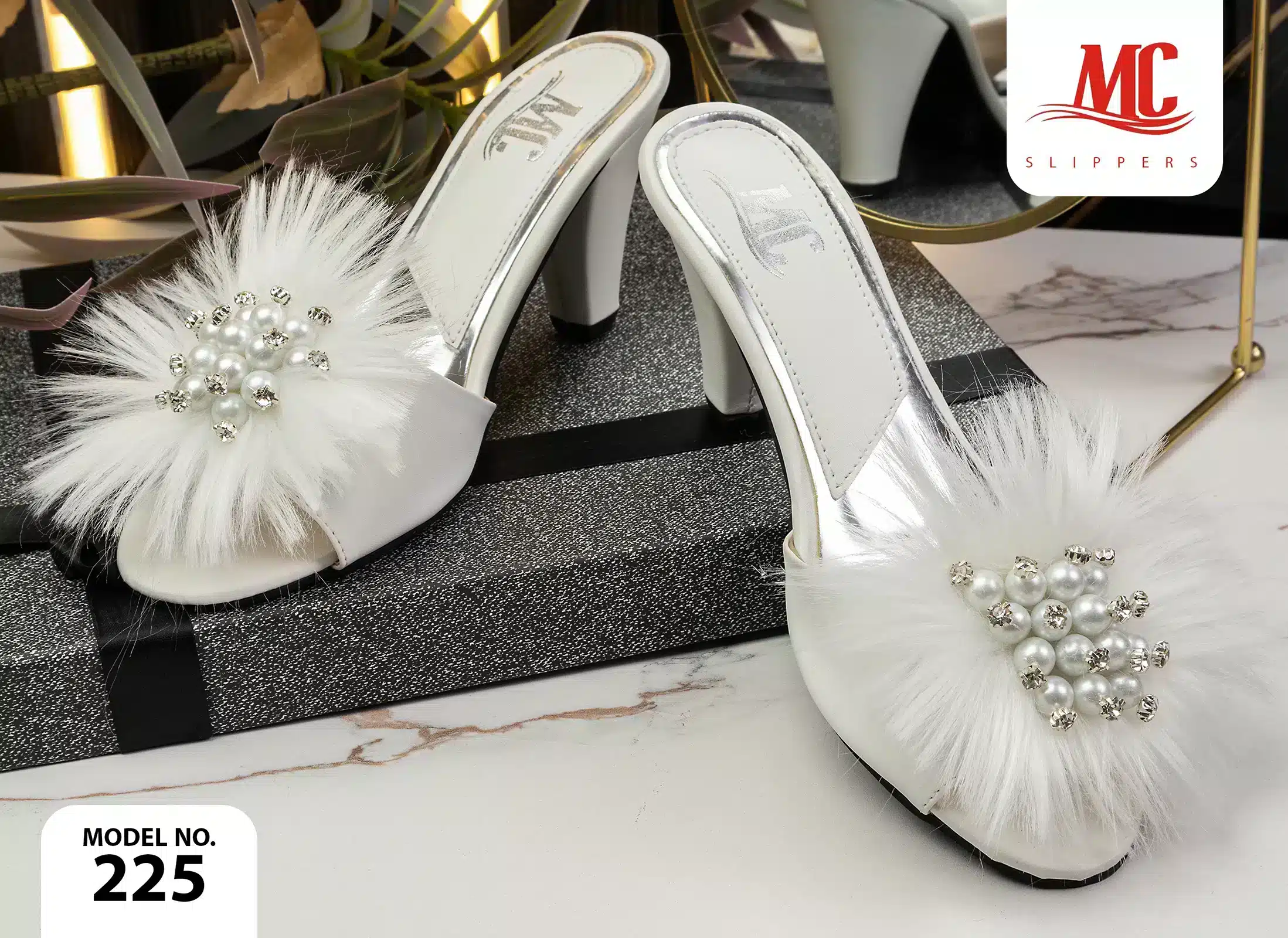 225 1 سليبر أبيض كود 225 - الصورة 1